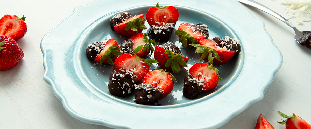 dark_chocolate_covered_strawberries.png